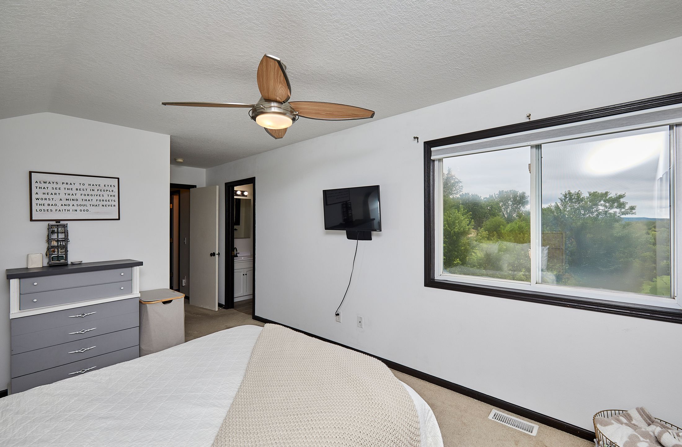 Listing Photo: 316 Oak St_021